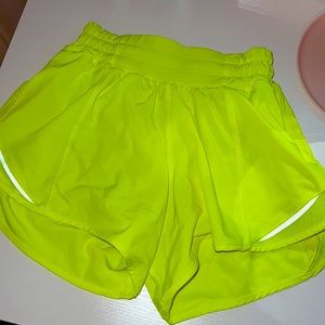 Bright yellow lulu hotty hots. They really add a pop of color to any outfit!!